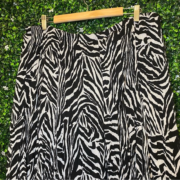 Zebra Maxi 🖤 - Picture 3 of 6